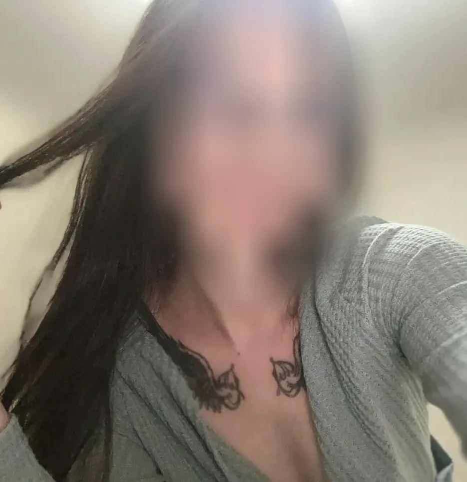 Astrid, 19