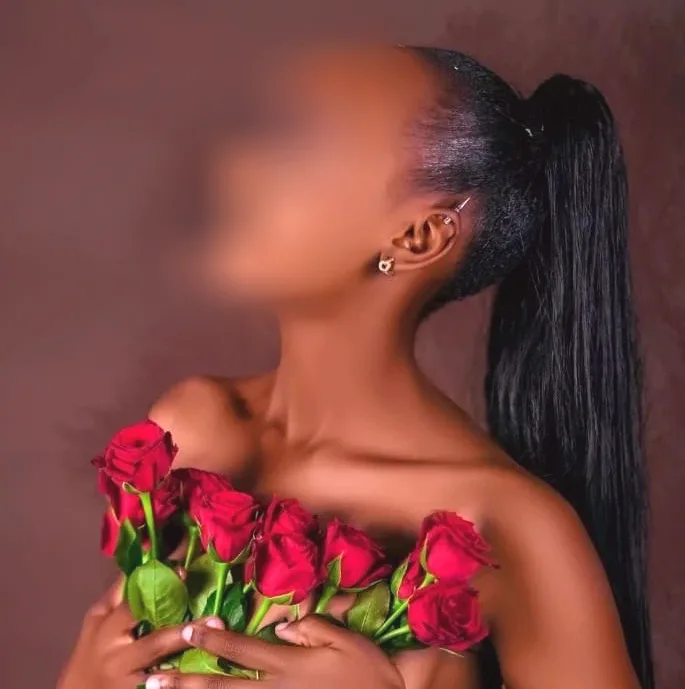 Astrid, 23