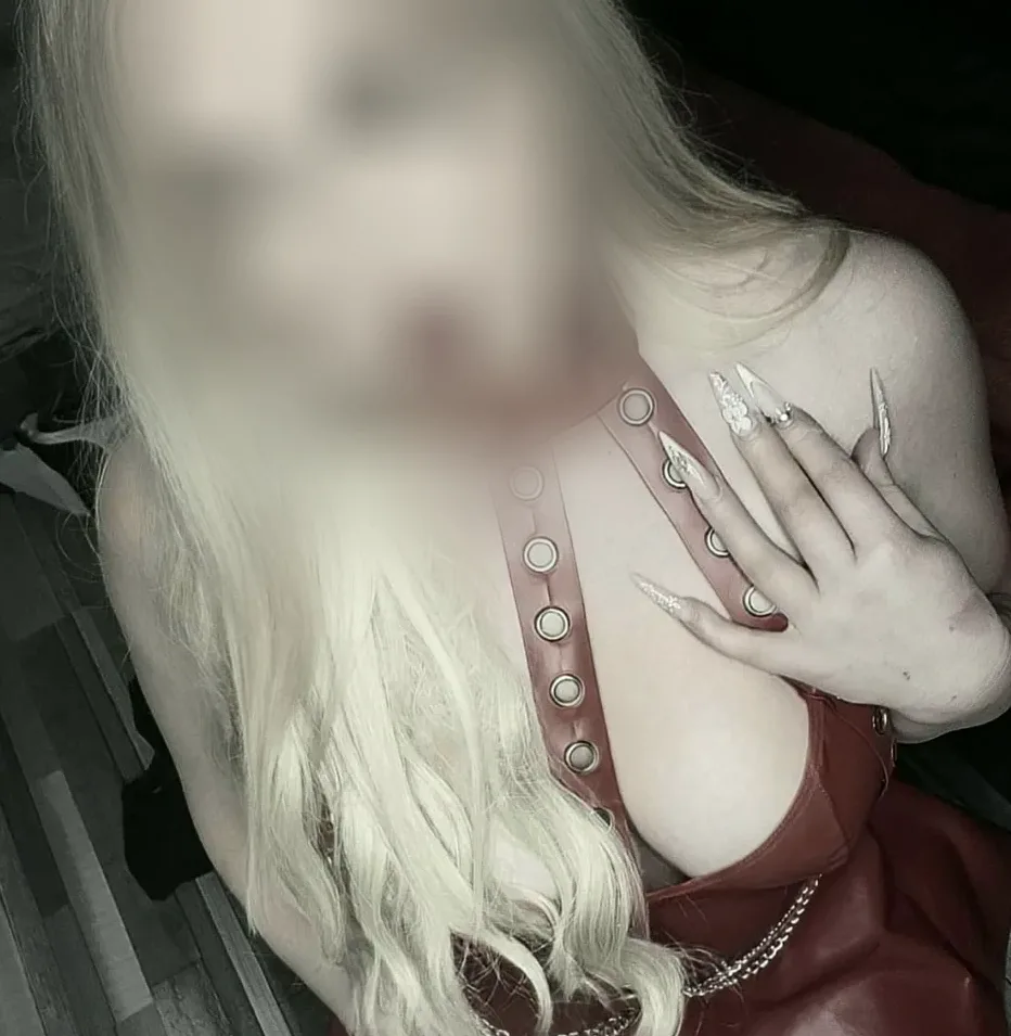 Carina, 29