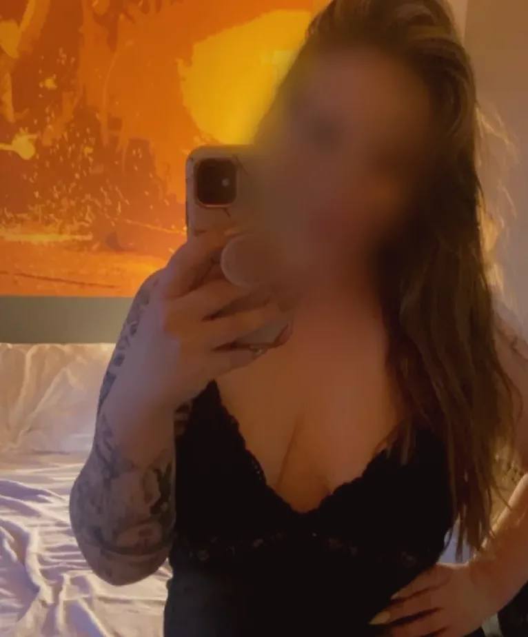 Dalia, 29