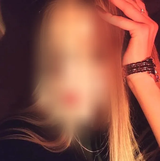 Emilia, 21