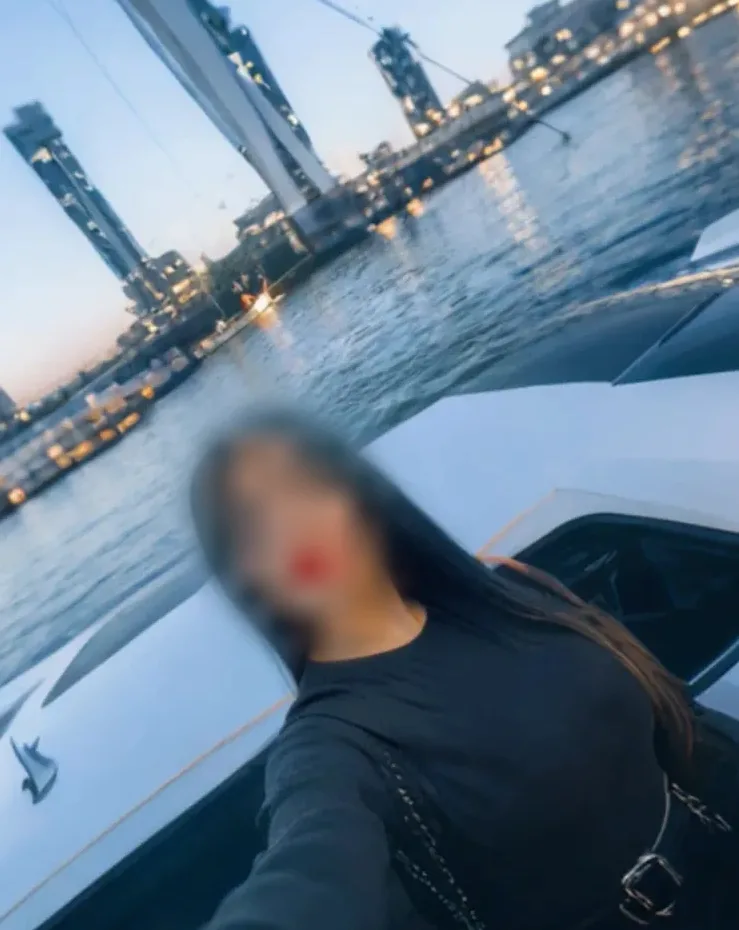 Josefin, 35