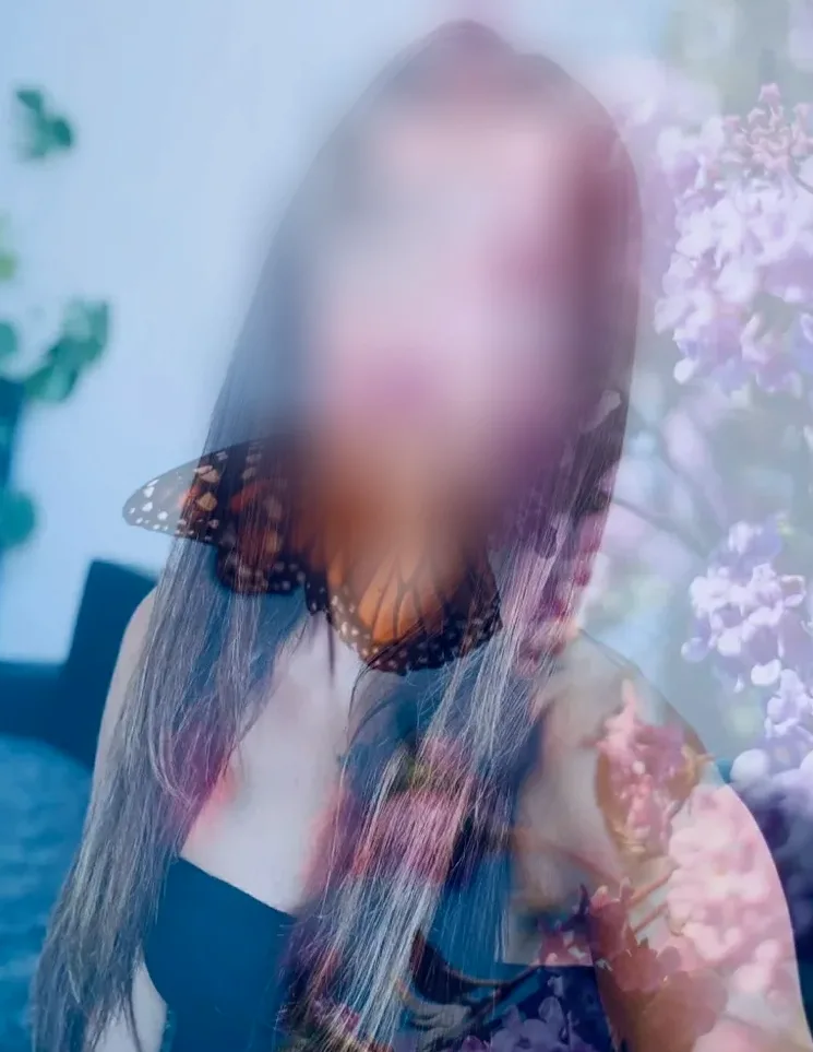Olivia, 31