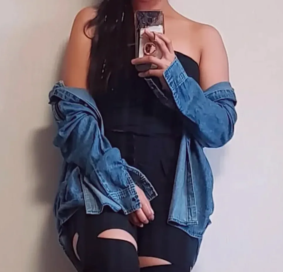 Zainab, 28